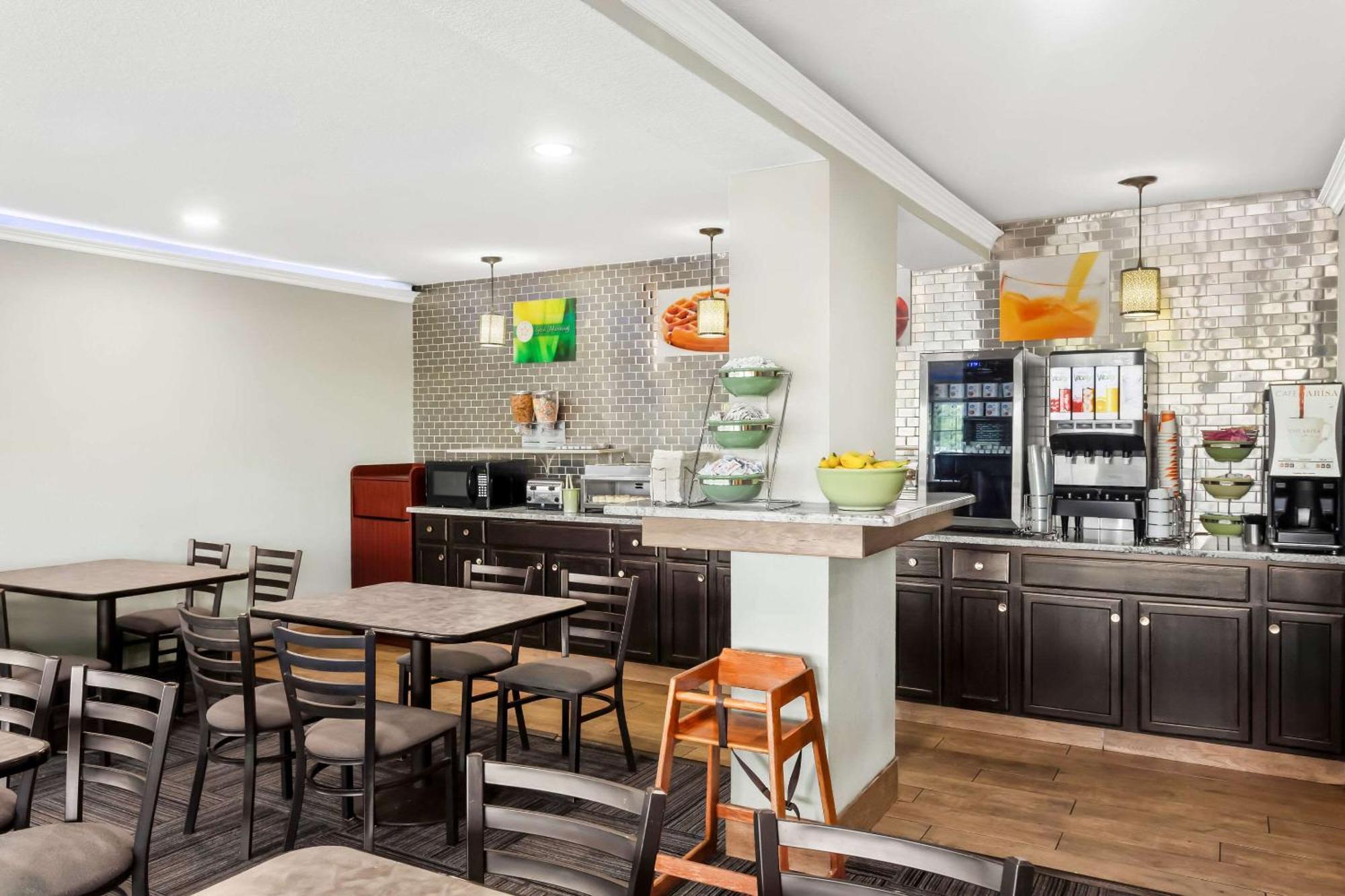 Econo Lodge Waynesboro - Skyline Drive מראה חיצוני תמונה