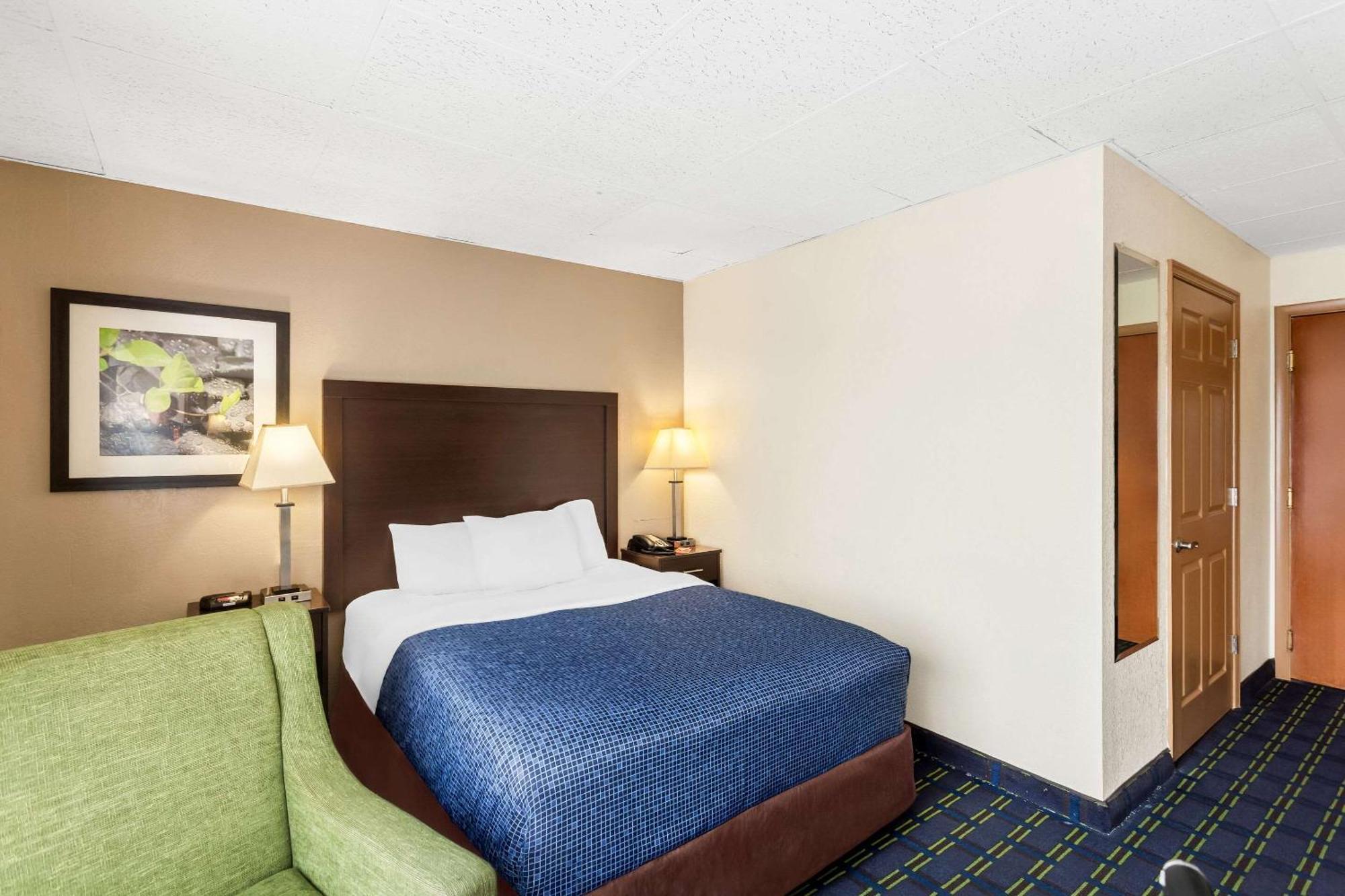 Econo Lodge Waynesboro - Skyline Drive מראה חיצוני תמונה