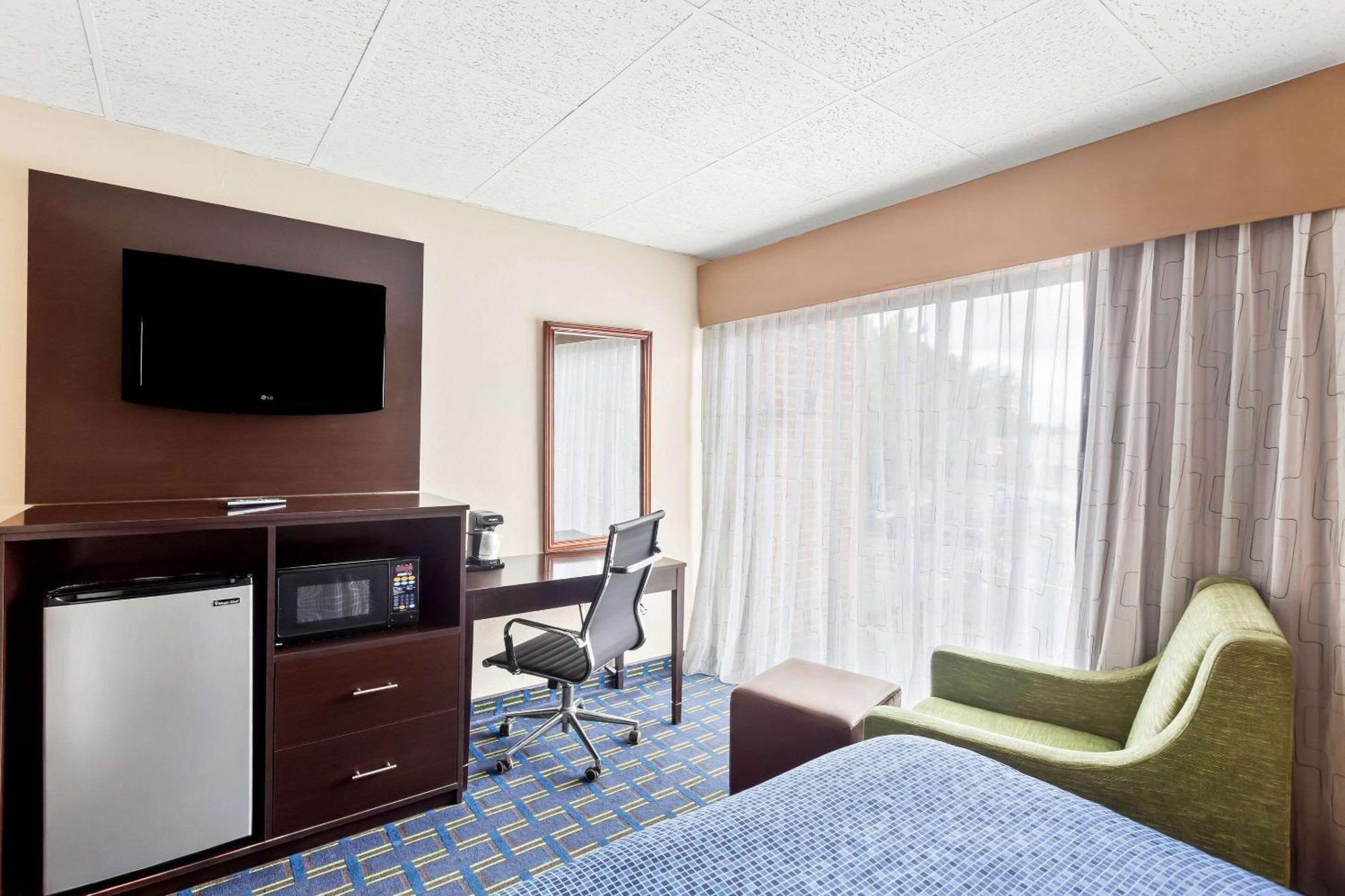 Econo Lodge Waynesboro - Skyline Drive מראה חיצוני תמונה