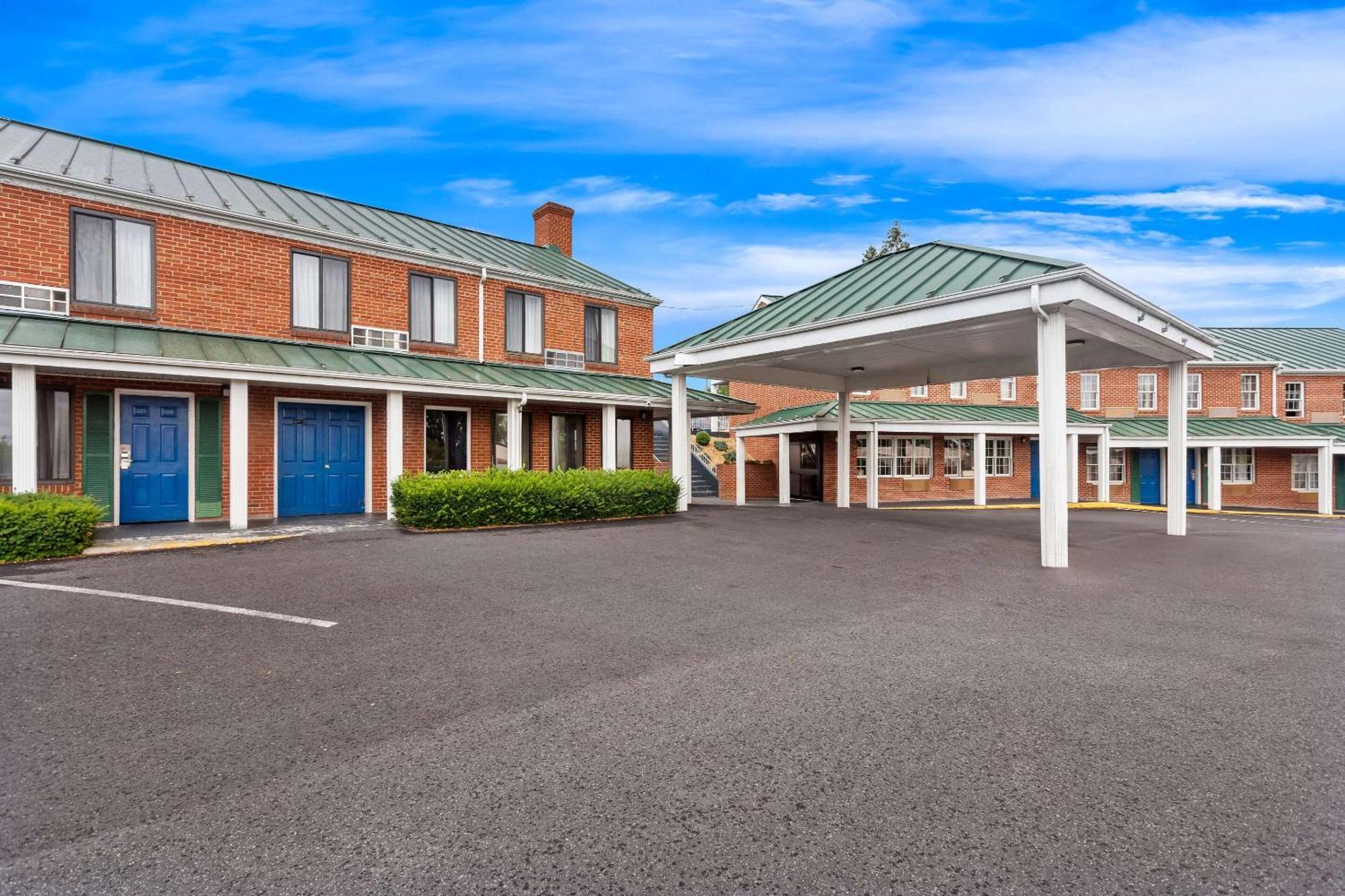 Econo Lodge Waynesboro - Skyline Drive מראה חיצוני תמונה