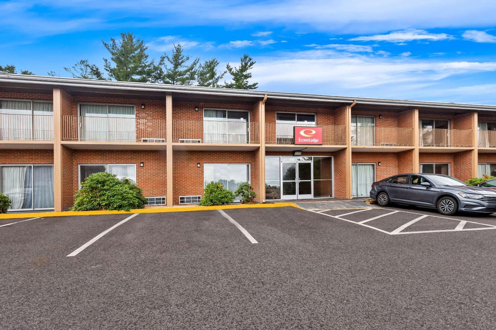 Econo Lodge Waynesboro - Skyline Drive מראה חיצוני תמונה