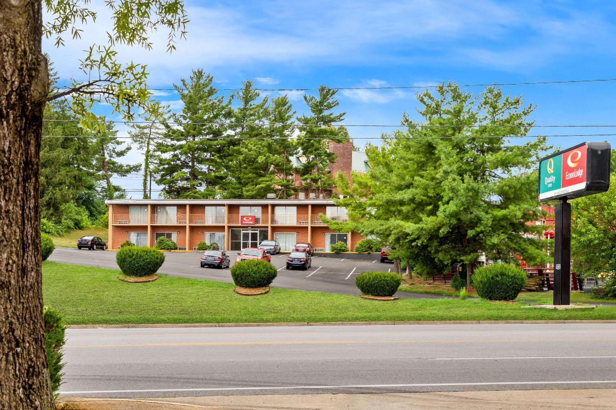 Econo Lodge Waynesboro - Skyline Drive מראה חיצוני תמונה